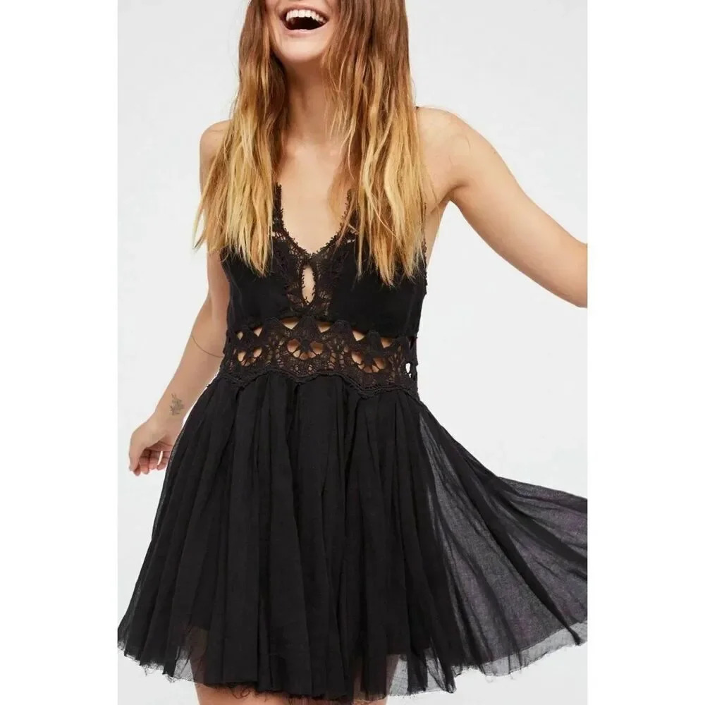FREE PEOPLE ONE | Coast To Cove Mini Dress Size Black Lace Crochet | Size Small
